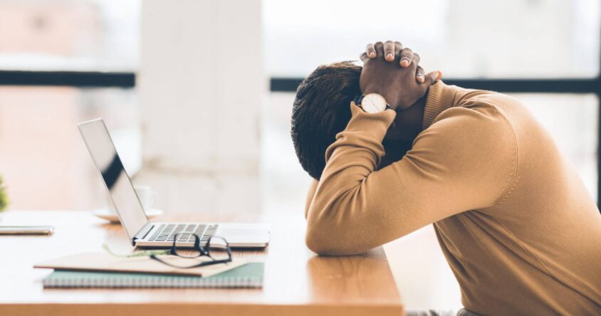 Saiba o que é a Síndrome de Burnout, suas causas, principais sintomas e como tratá-la!